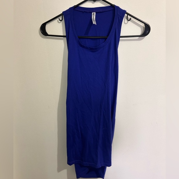 Fabletics Twist Workout Top - Picture 3 of 7